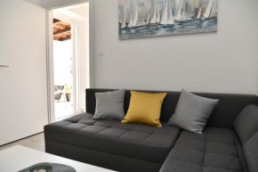 Apartment near sea